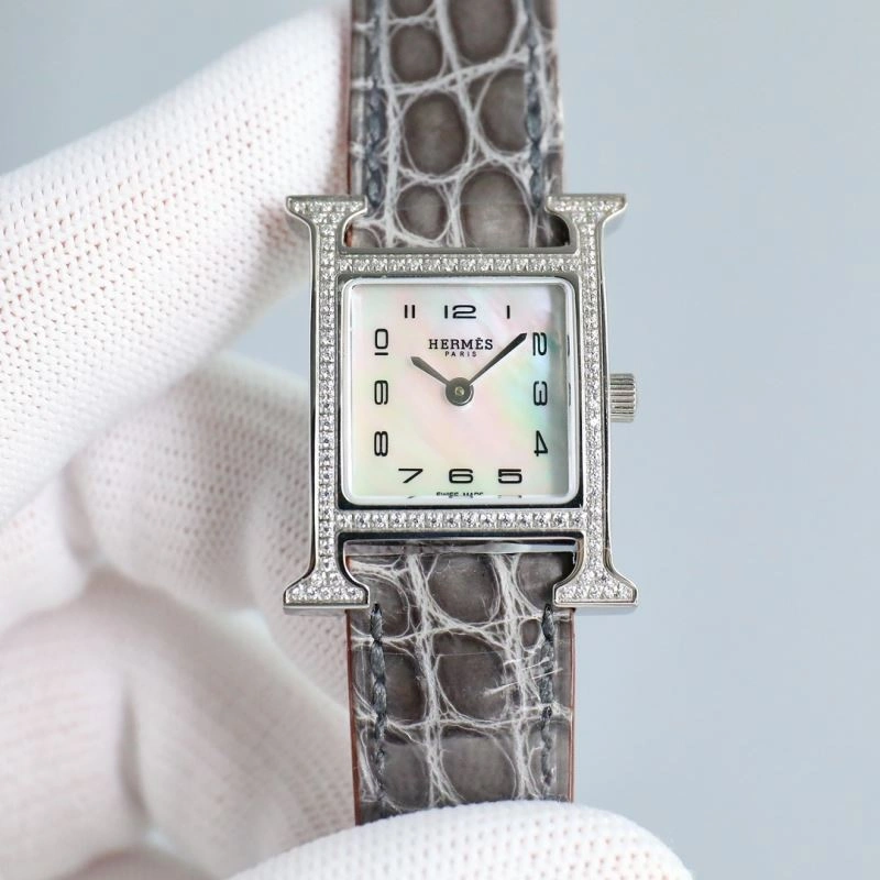 Practical HERMES Watches 183754