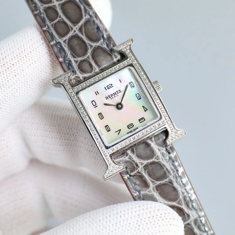 Practical HERMES Watches 183754