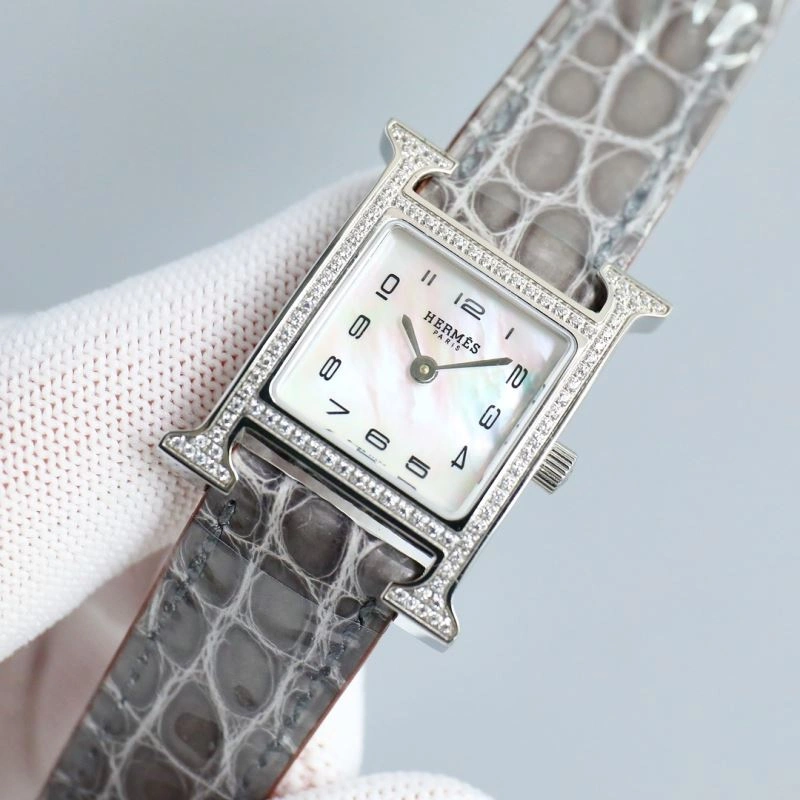 Practical HERMES Watches 183754