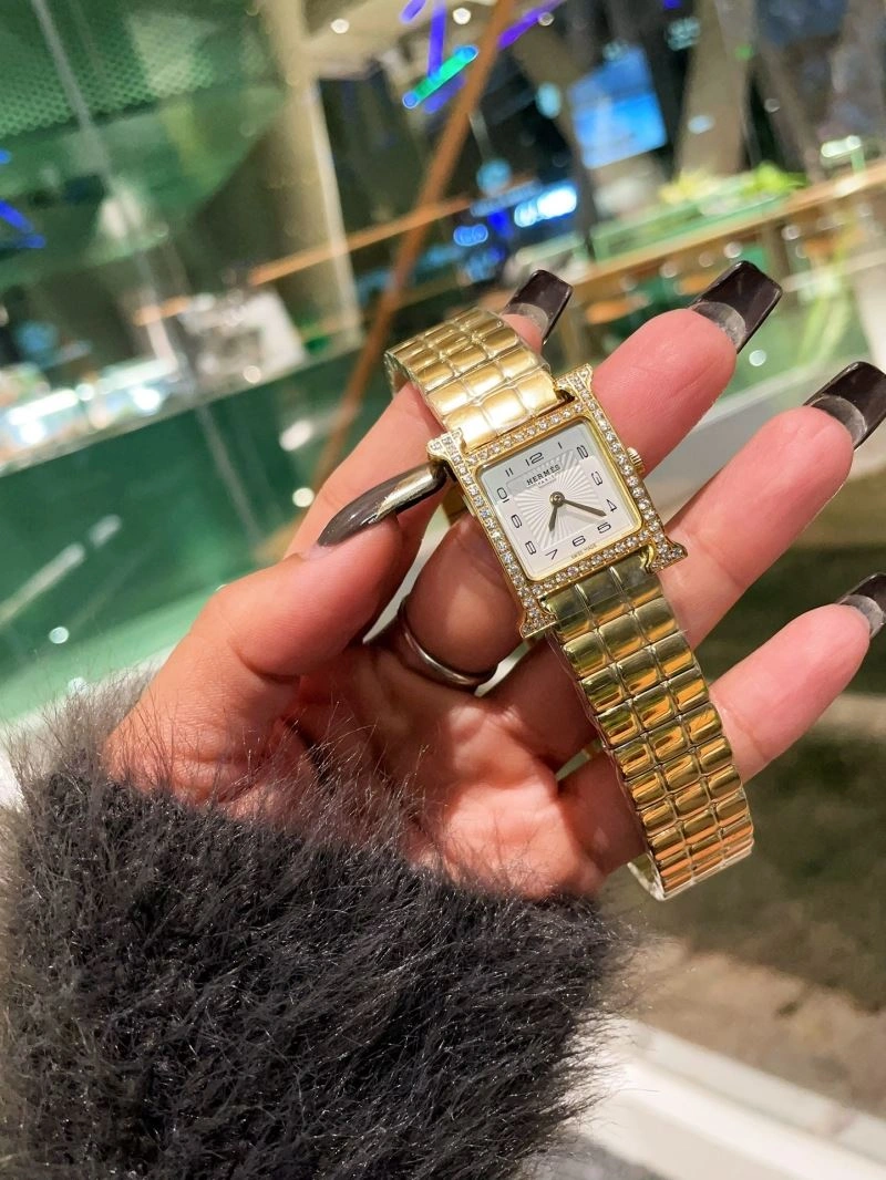 Bright HERMES Watches 183724