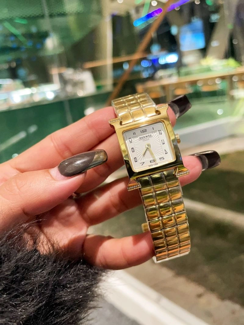 Bright HERMES Watches 183724