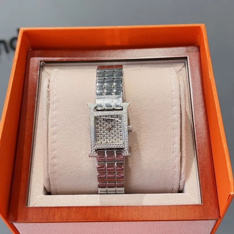 Resilient HERMES Watches 183670
