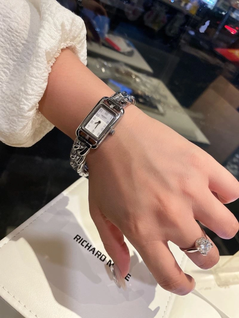 HERMES Watches Affordable 183659