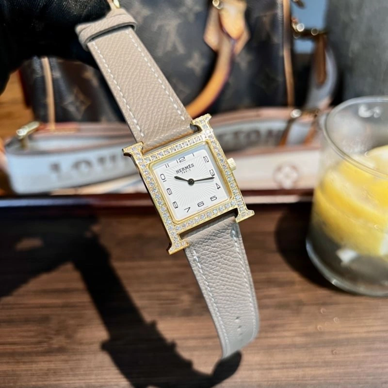 Casual HERMES Watches 183641