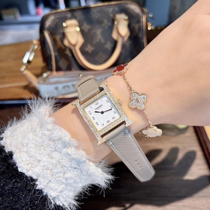 Casual HERMES Watches 183641