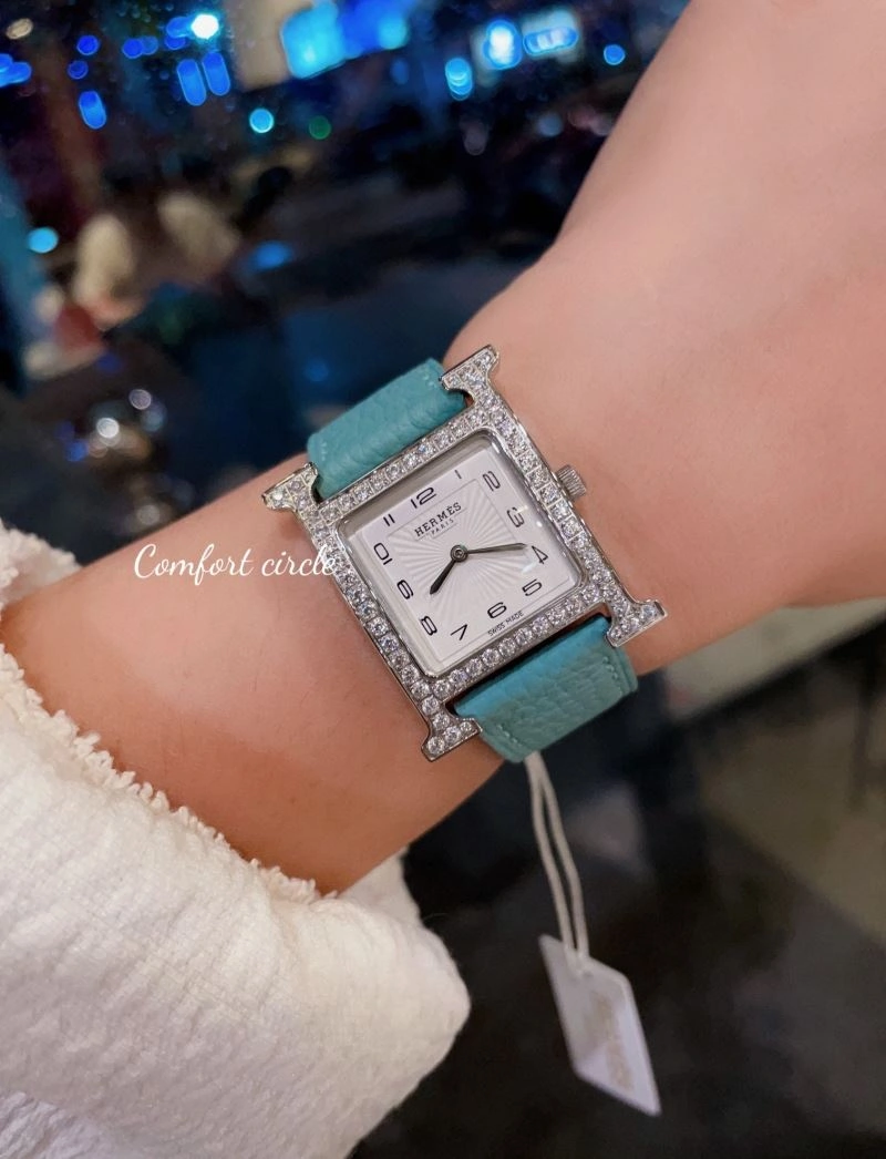 Versatile HERMES Watches 183575