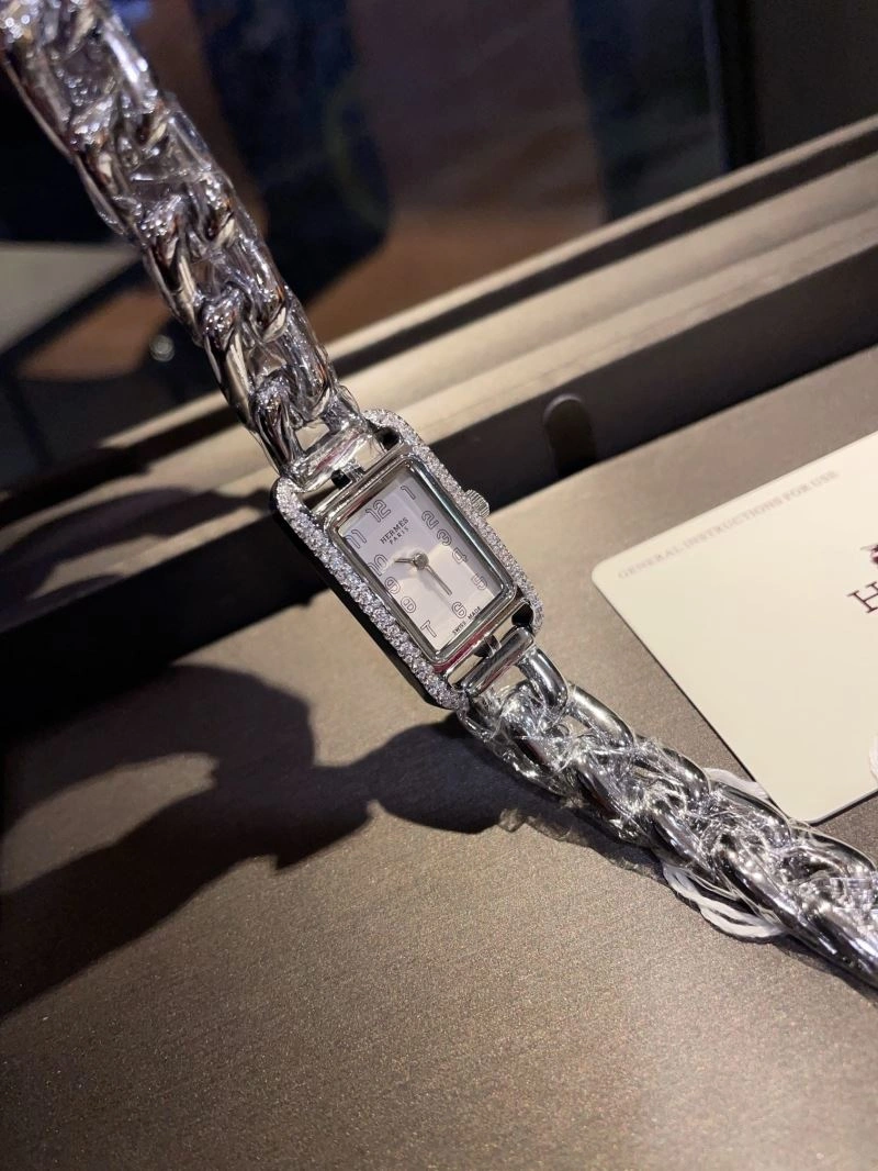 Seasonal HERMES Watches 183552