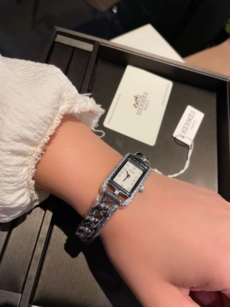 Seasonal HERMES Watches 183552
