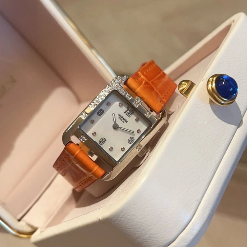 Sleek HERMES Watches 183545