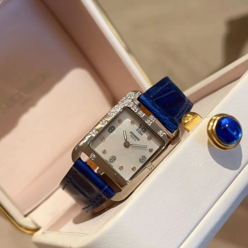 Sleek HERMES Watches 183545