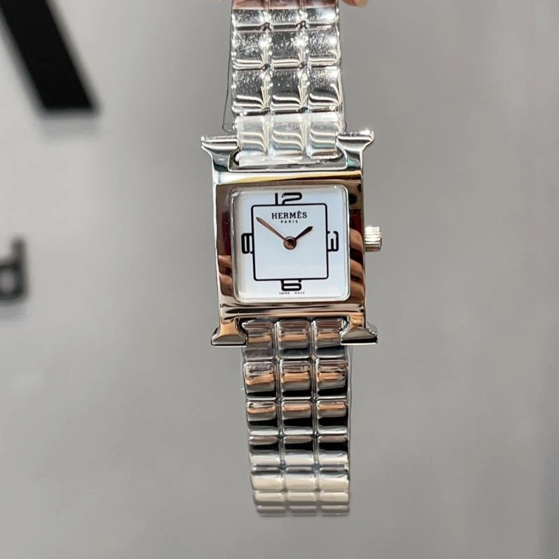Snug HERMES Watches 183529