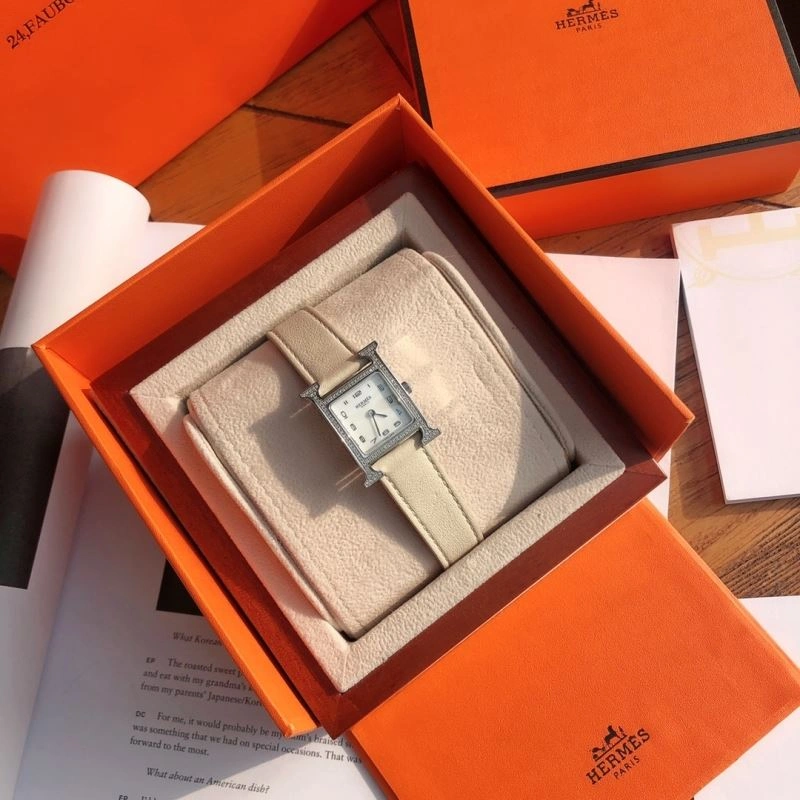 Supportive HERMES Watches 183510