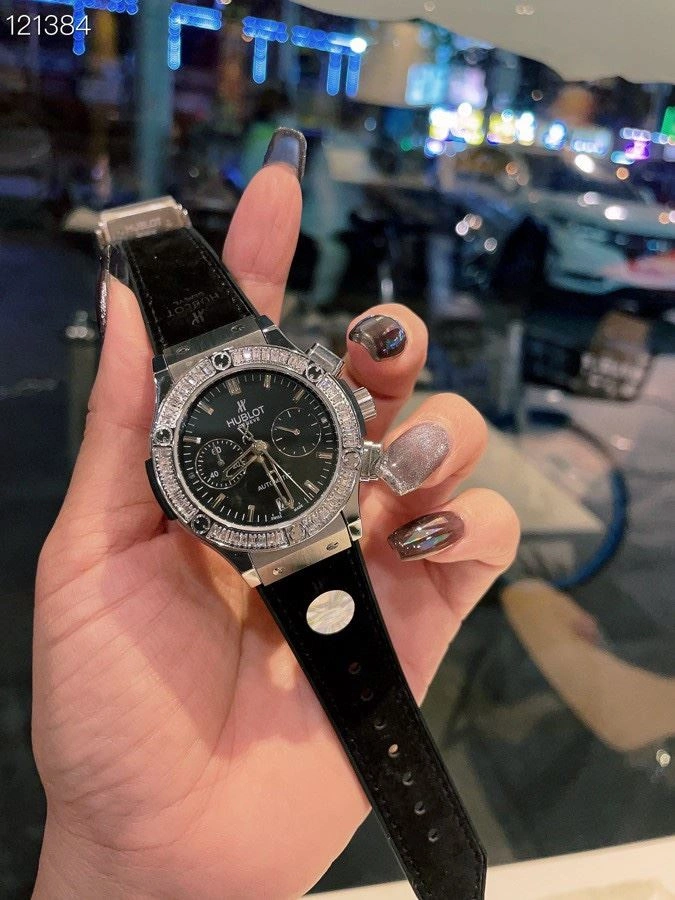 Flexible HUBLOT Watches 184427