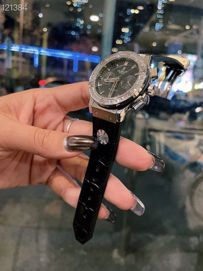 Flexible HUBLOT Watches 184427