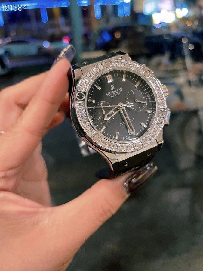 Flexible HUBLOT Watches 184427