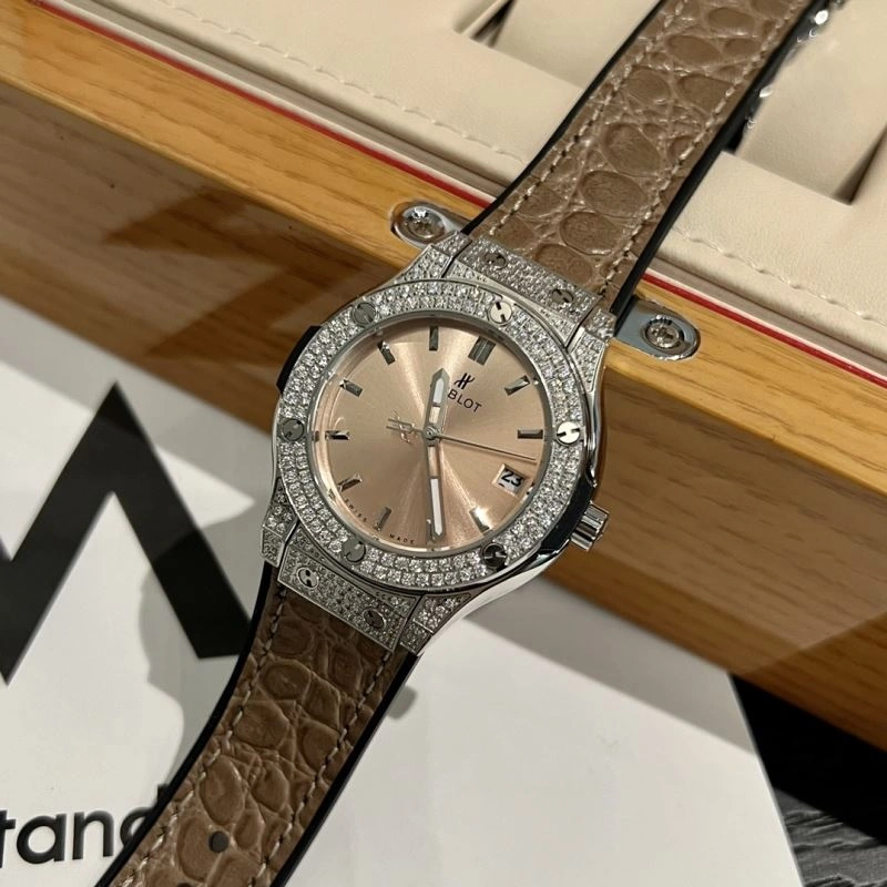 HUBLOT Watches RelaxedFit 184323