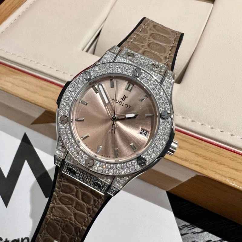 HUBLOT Watches RelaxedFit 184323