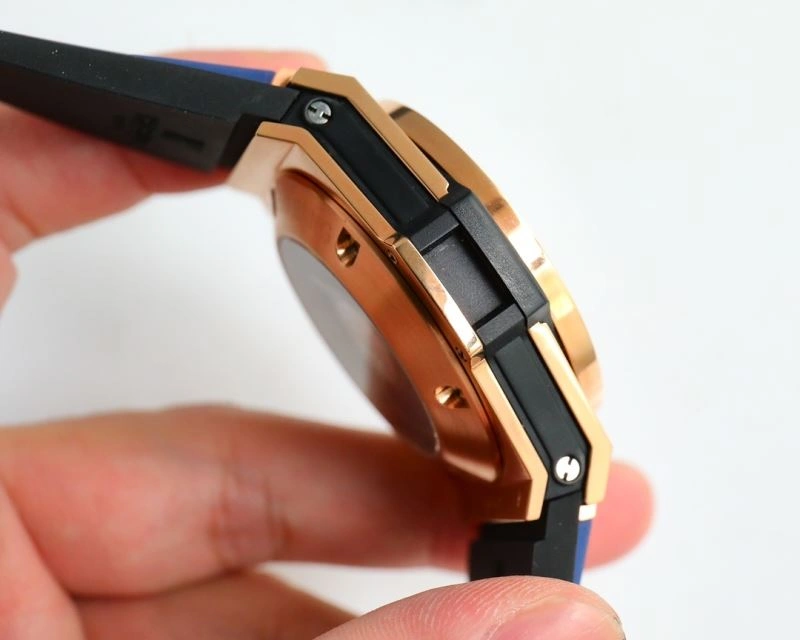 Versatile HUBLOT Watches 184207
