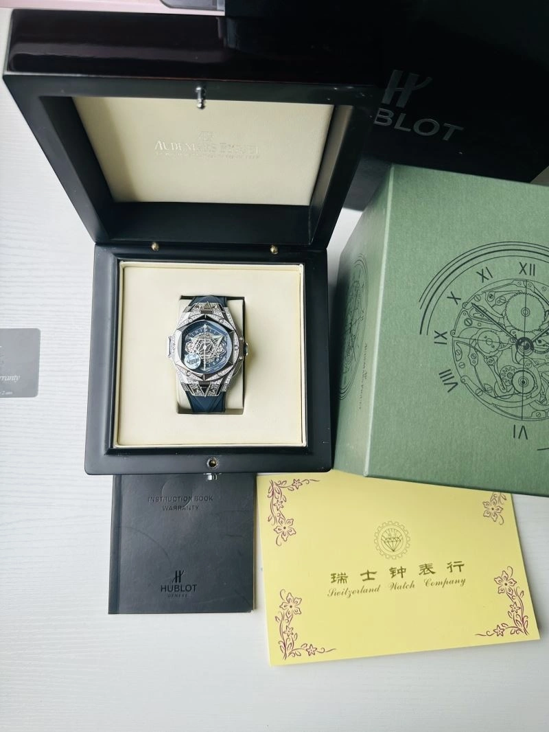 Flexible HUBLOT Watches 184060