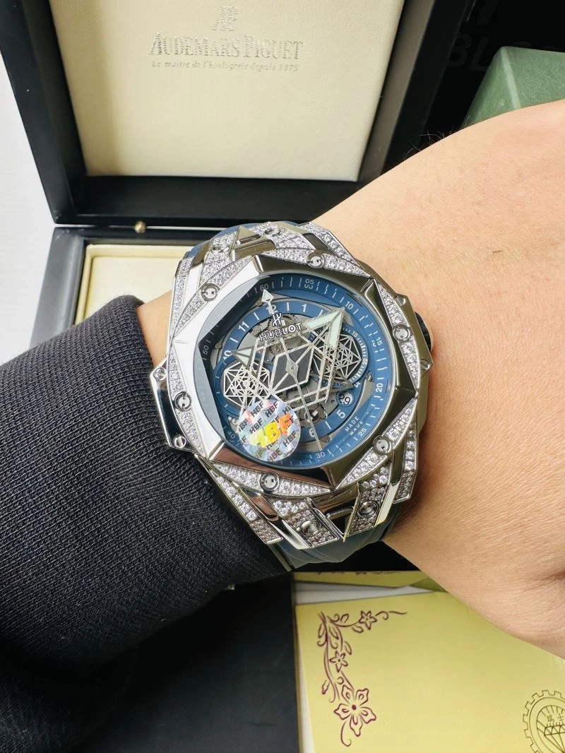 Flexible HUBLOT Watches 184060
