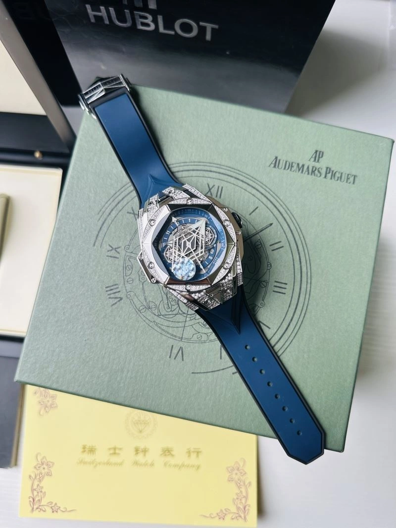 Flexible HUBLOT Watches 184060