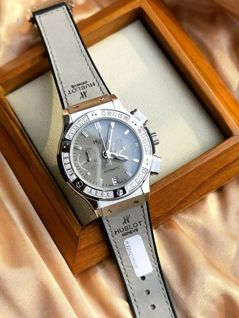 Colorful HUBLOT Watches 183878