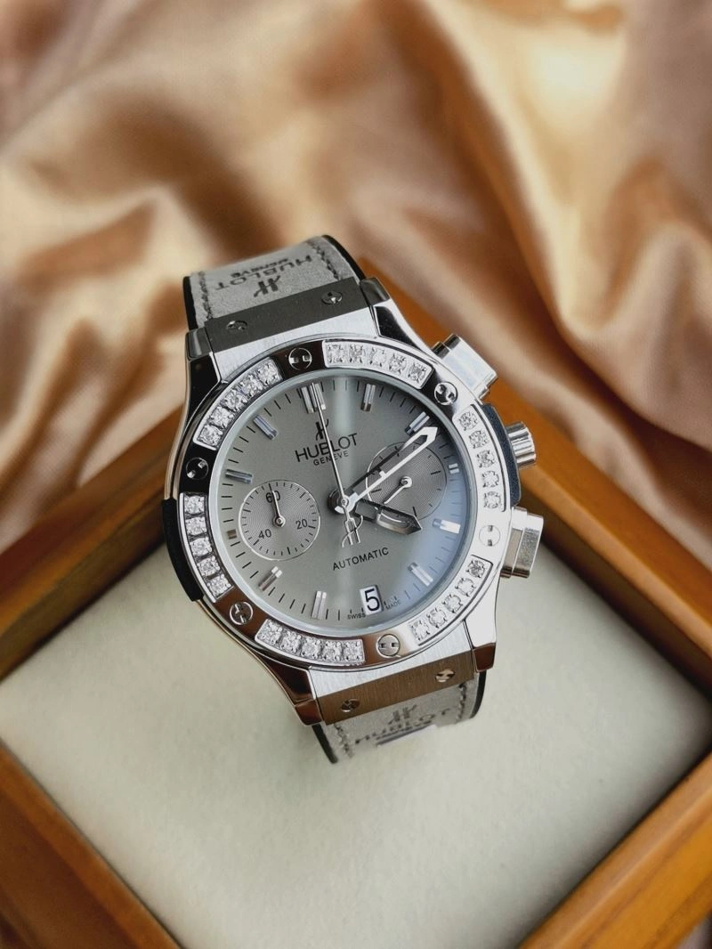 Colorful HUBLOT Watches 183878