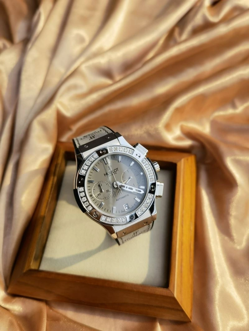 Colorful HUBLOT Watches 183878