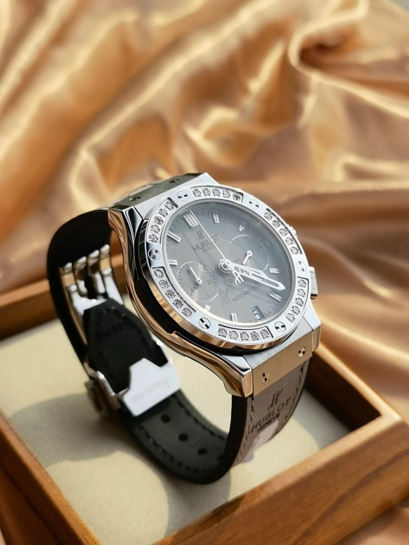 Colorful HUBLOT Watches 183878