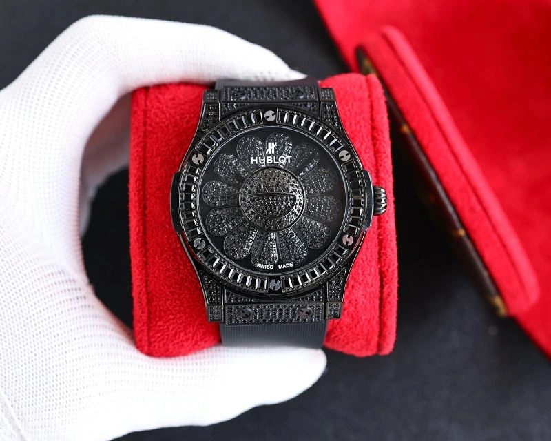 Effortless HUBLOT Watches 184018