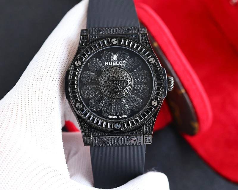 Effortless HUBLOT Watches 184018