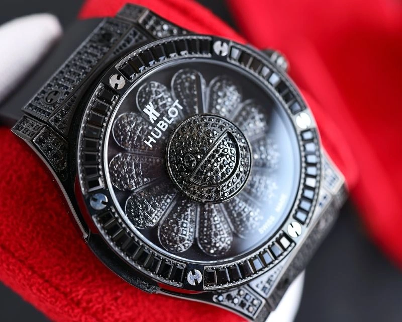 Effortless HUBLOT Watches 184018