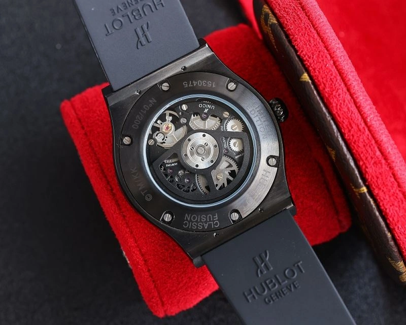 Effortless HUBLOT Watches 184018