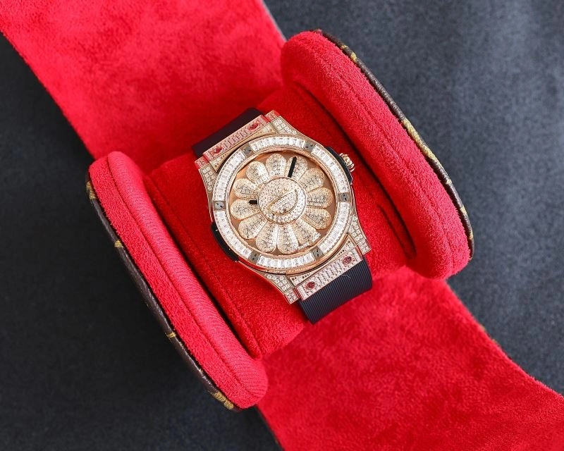 Stylish HUBLOT Watches 183996
