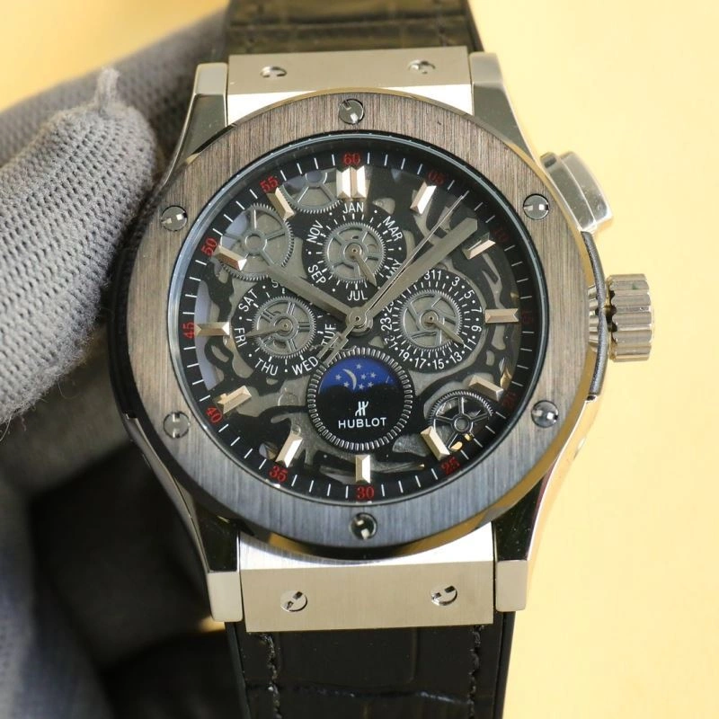 Versatile HUBLOT Watches 183908