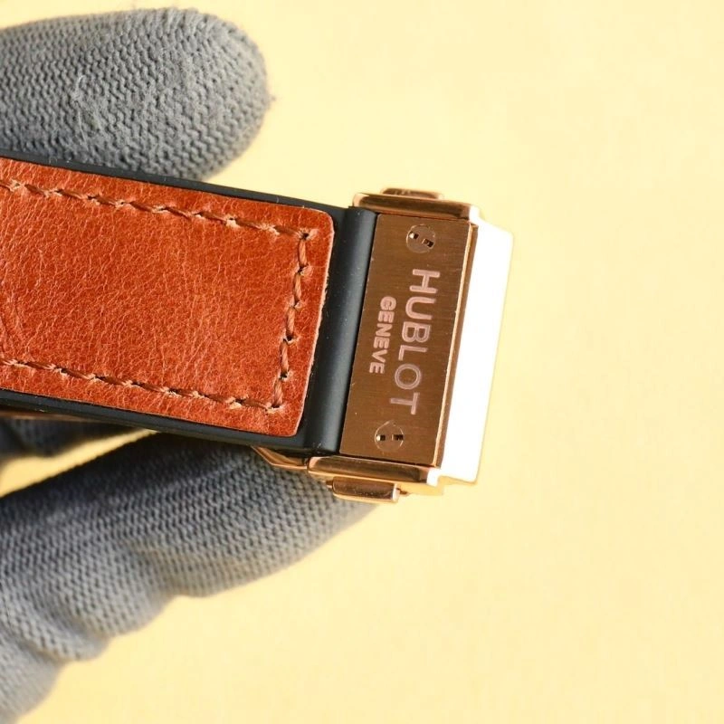 Versatile HUBLOT Watches 183908