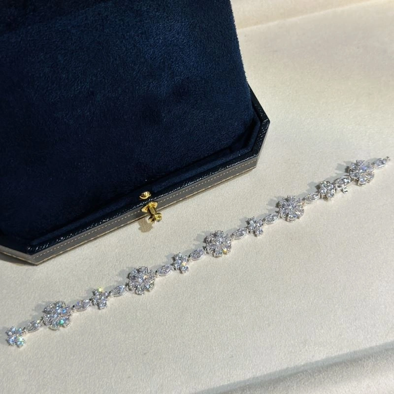 Functional Harry Winston Bracelets 213905