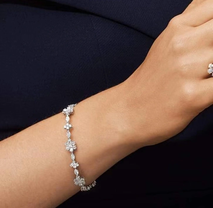 Functional Harry Winston Bracelets 213905