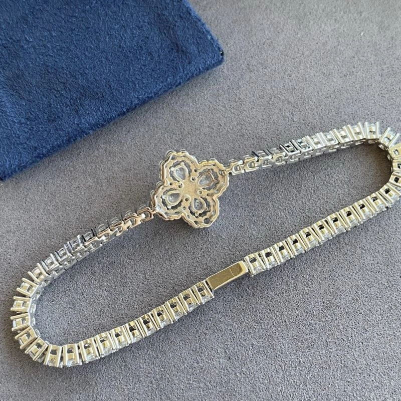 Harry Winston Bracelets Supportive 211979
