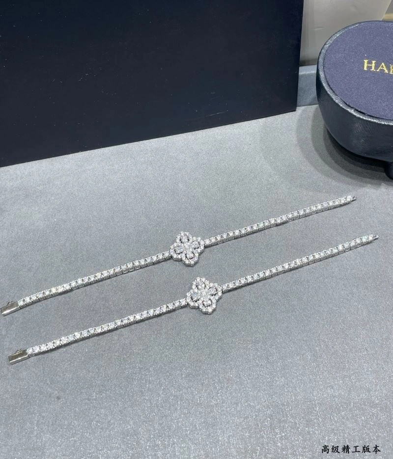ComfortFit Harry Winston Bracelets 211981