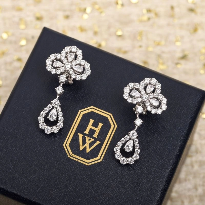 Resilient Harry Winston Earrings 213907