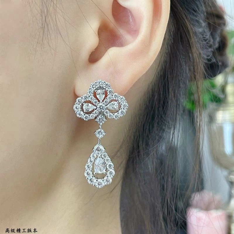 Harry Winston Earrings Youthful 211973