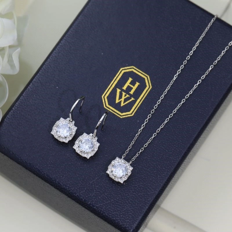 EasyCare Harry Winston Earrings 210629