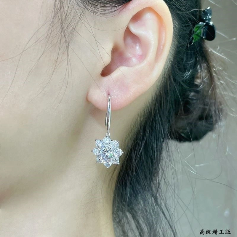 Breathable Harry Winston Earrings 210625