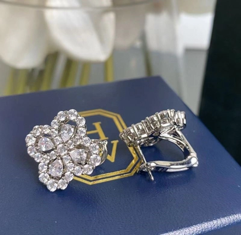 Harry Winston Earrings Flexible 209243