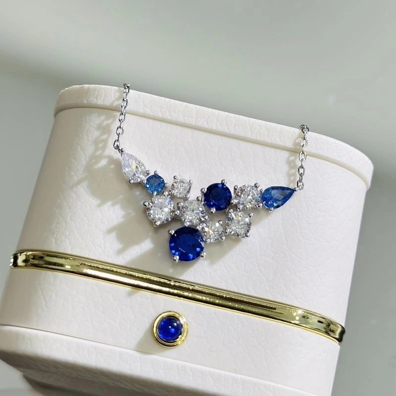 Versatile Harry Winston Necklaces 213470