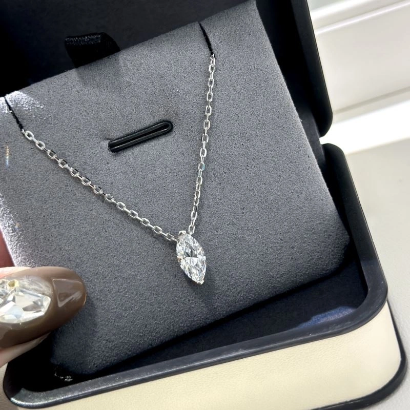 Harry Winston Necklaces Vibrant 214537