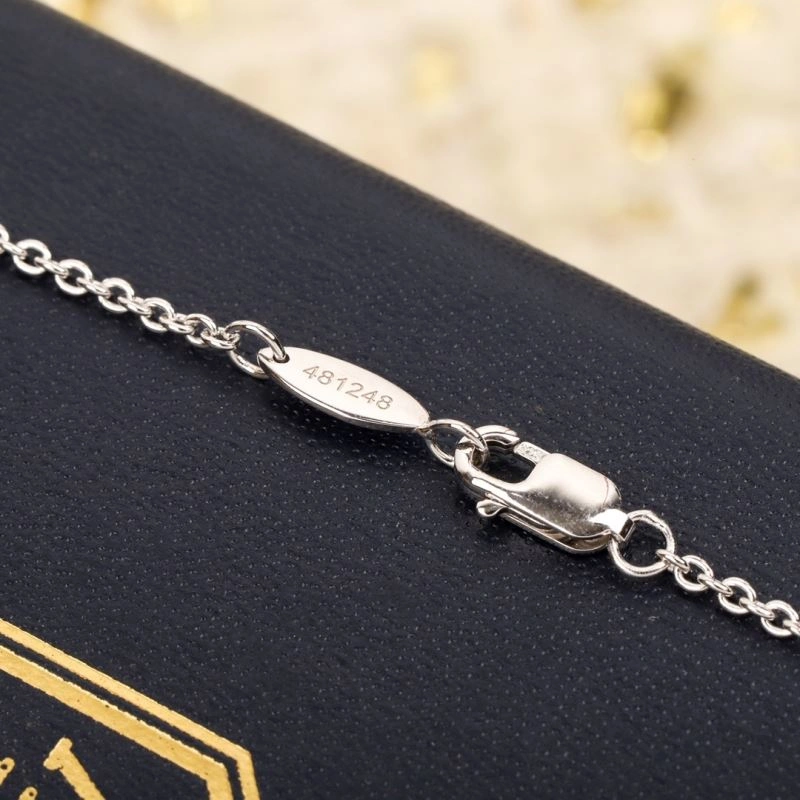 Cozy Harry Winston Necklaces 212938