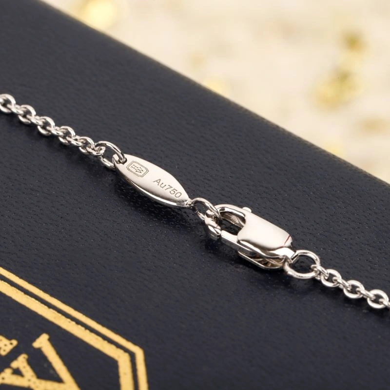 Cozy Harry Winston Necklaces 212938