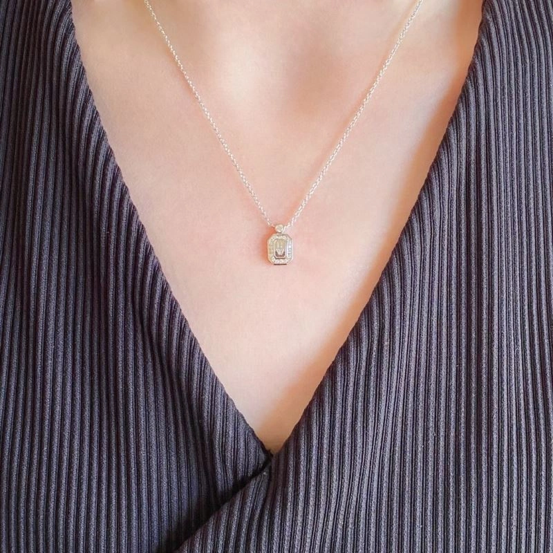 Versatile Harry Winston Necklaces 211964